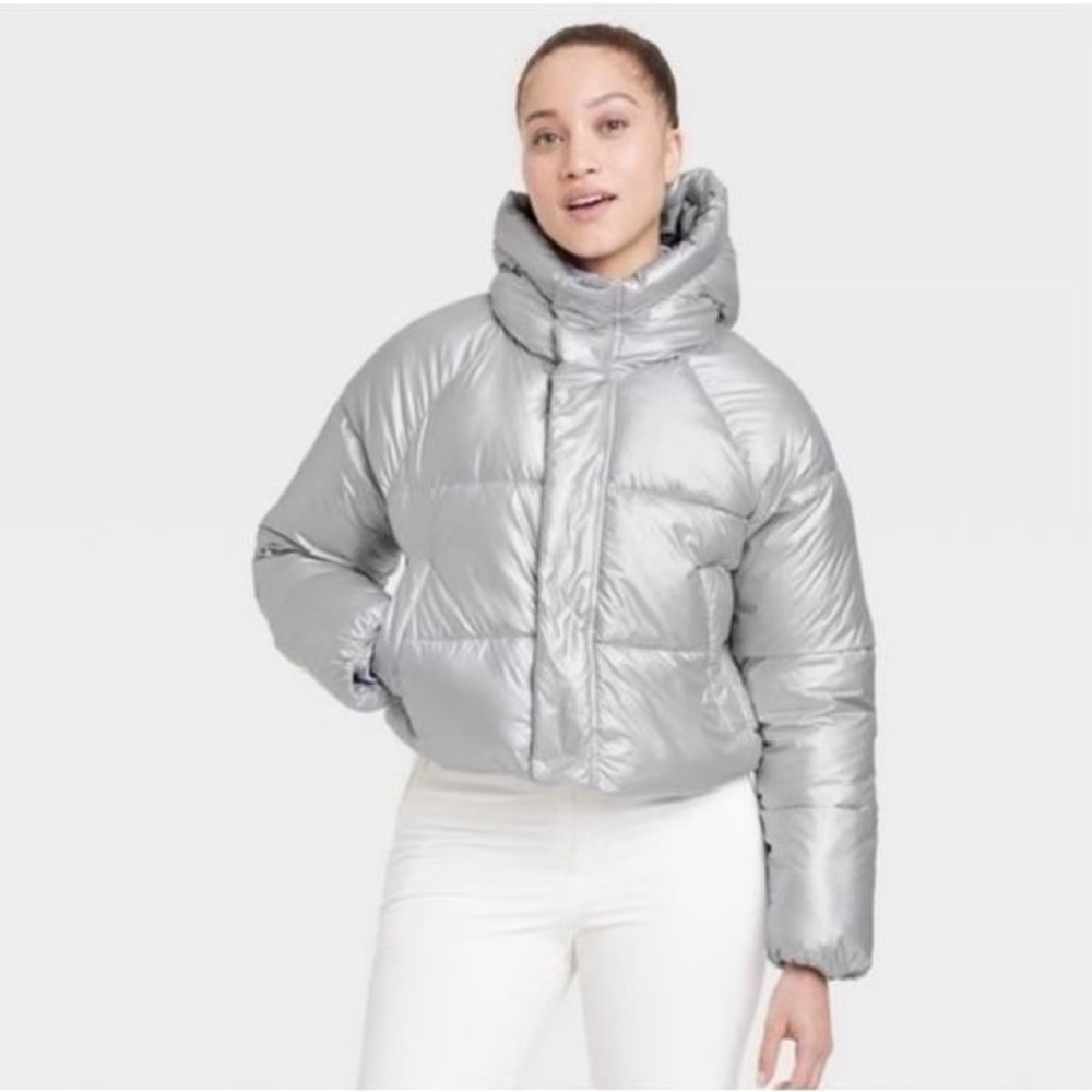 NWT All in Motion cropped puffer jacket silver